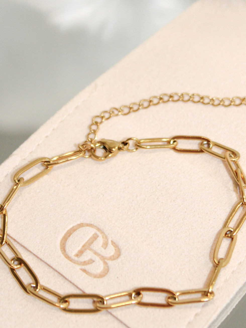 Thumbnail: Sneaky Link Bracelet Gold