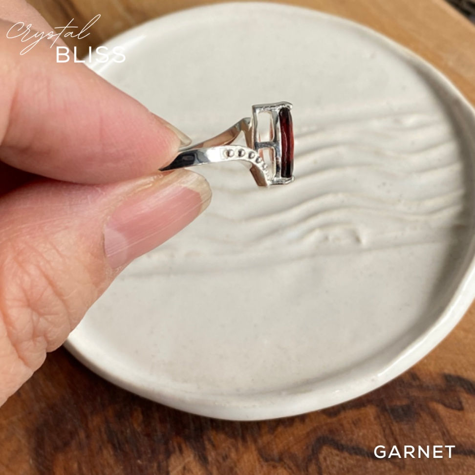Thumbnail: Garnet Ring #B1