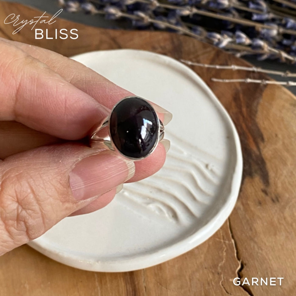 Thumbnail: Dark Garnet Ring #6