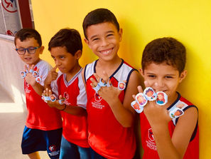 Letras, Laços e Linguagens: Explorando o Inglês com "Katie’s Camera".