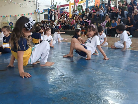 APRESENTAÇÃO DE CAPOEIRA DO 1º e 2º PERÍODO