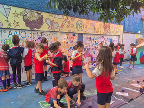 Alfabetização, arte e letramento em uma grande tela coletiva