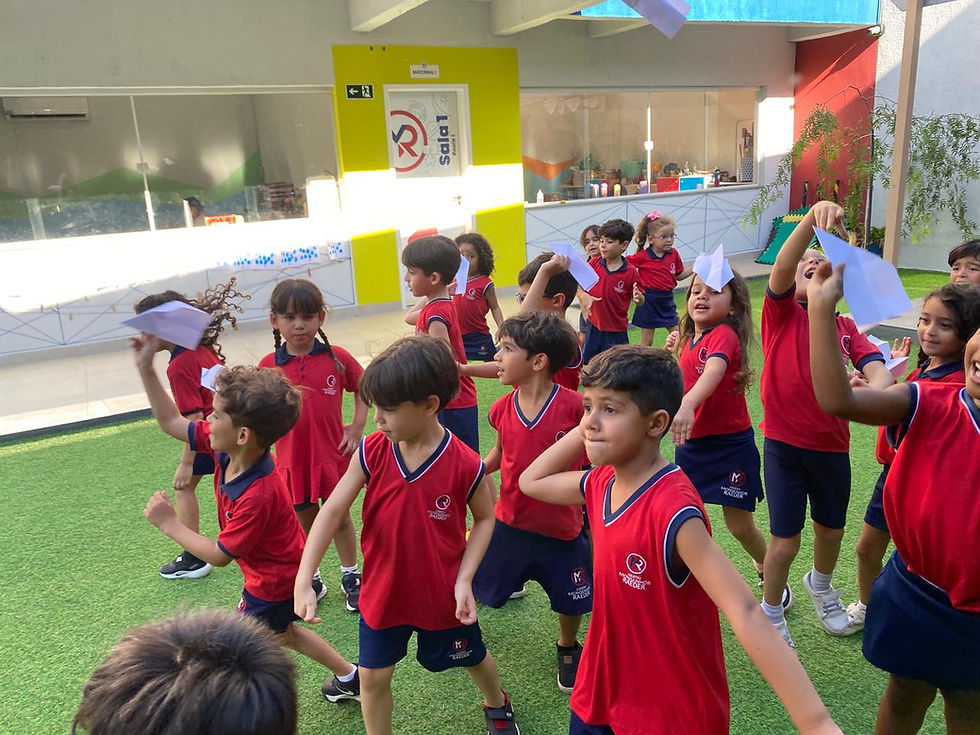 Exploração da letra A cursiva com vivências práticas