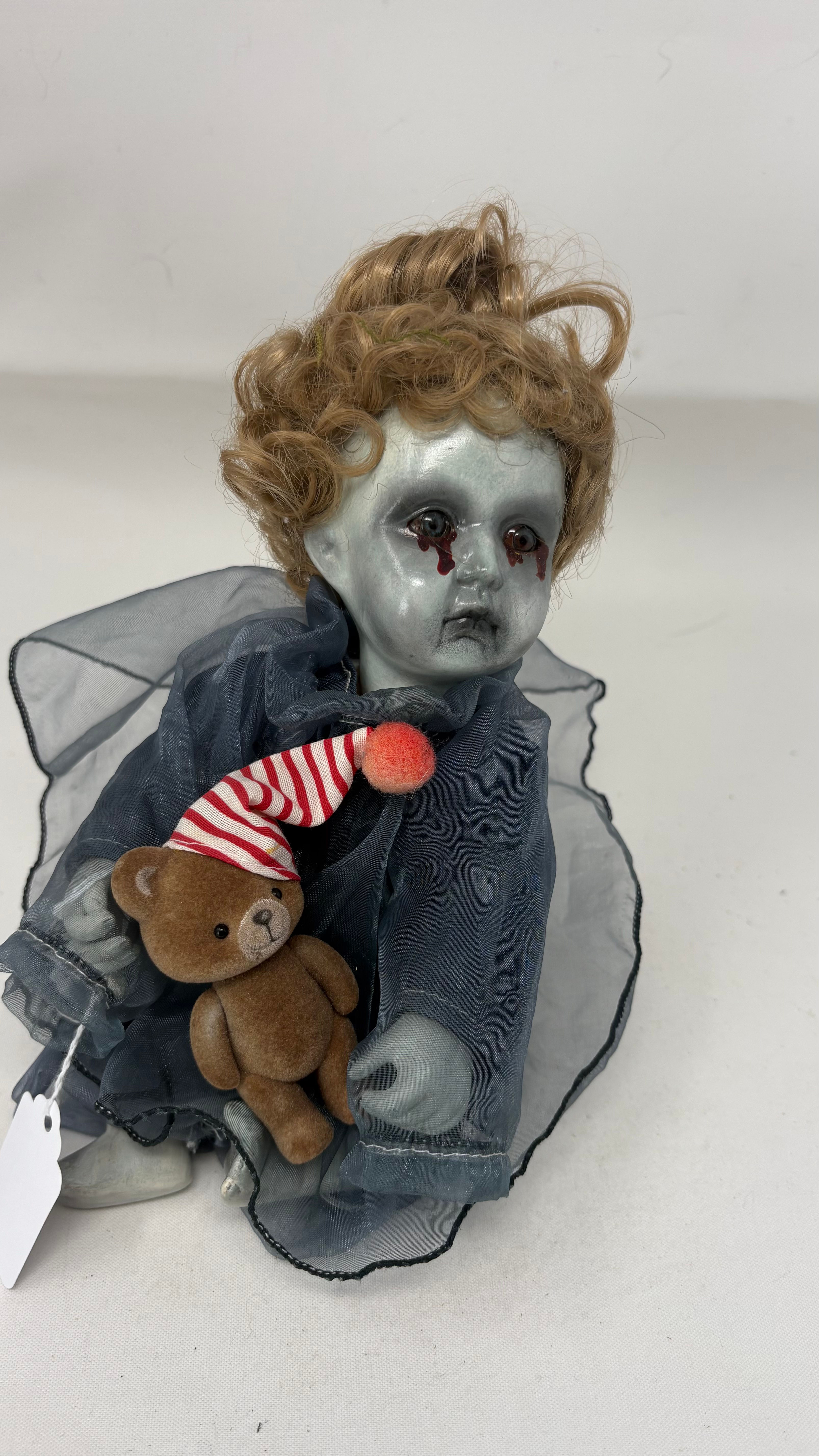 Creepy Robyn