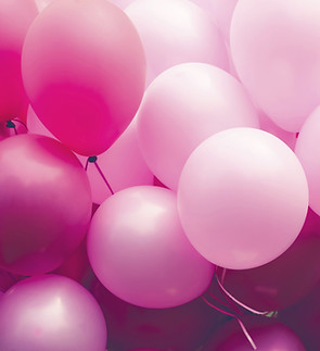 Gros plan sur les ballons roses