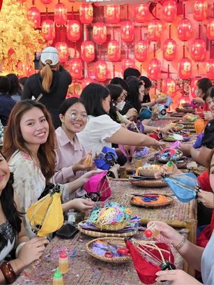 GenZ Travelers Embrace Workshop Experiences in Hoi An