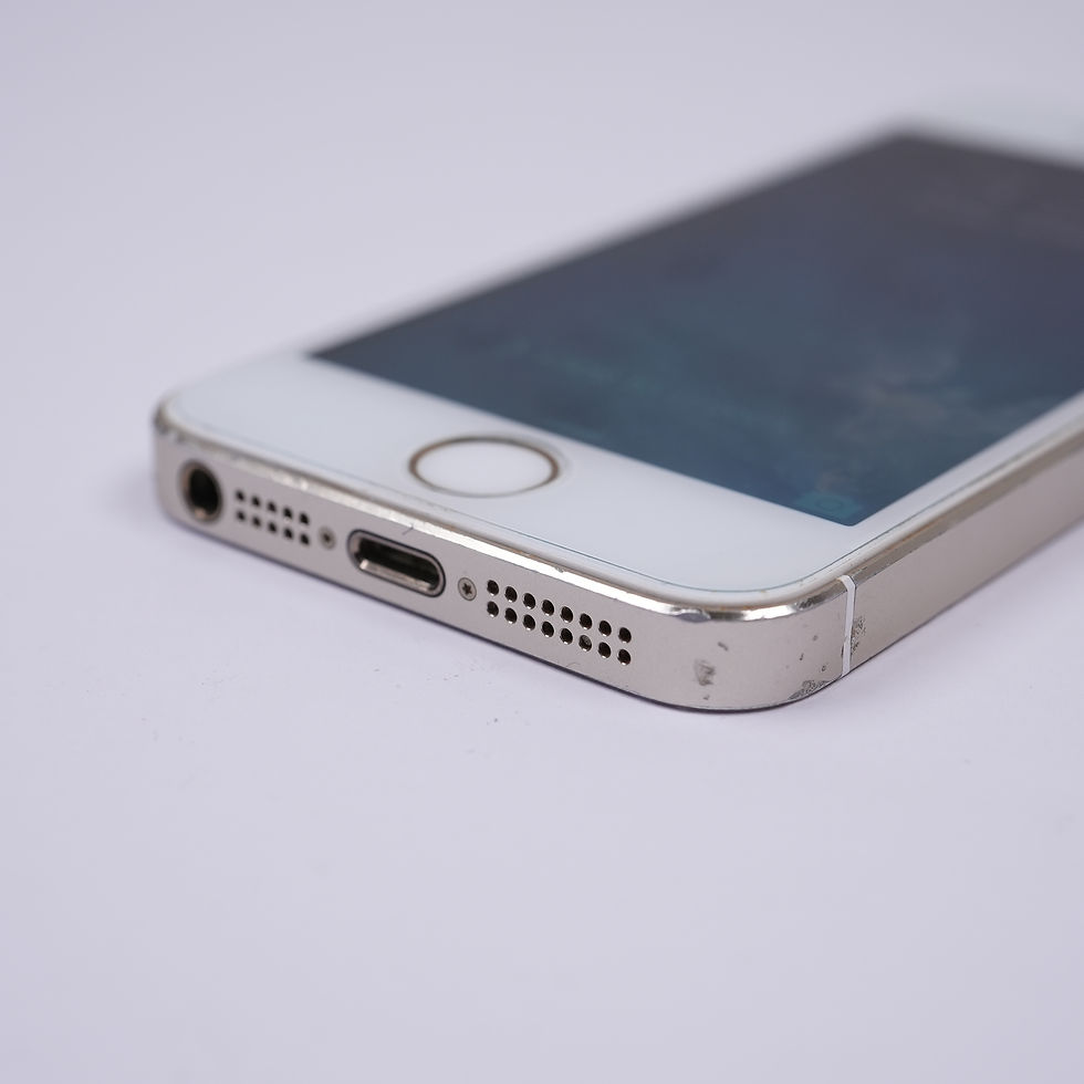 Thumbnail: iPhone 5s 16GB IOS 7.0.3