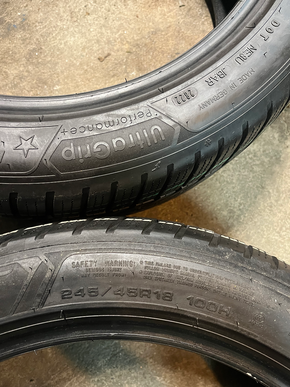 Miniature : 2 pneus Goodyear ultragrip m+s 245/45/18