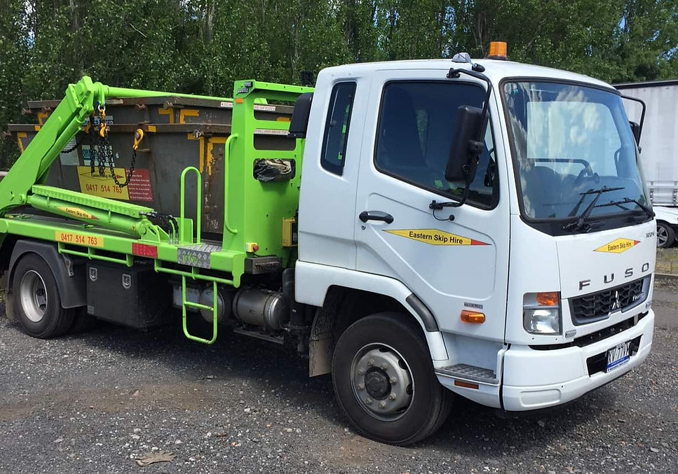 Eastern Skip Hires - skip bin delivery truck serving Melbourne East and Knox and Maroondah