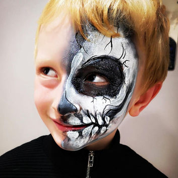  Skull Halloween childrens face painting