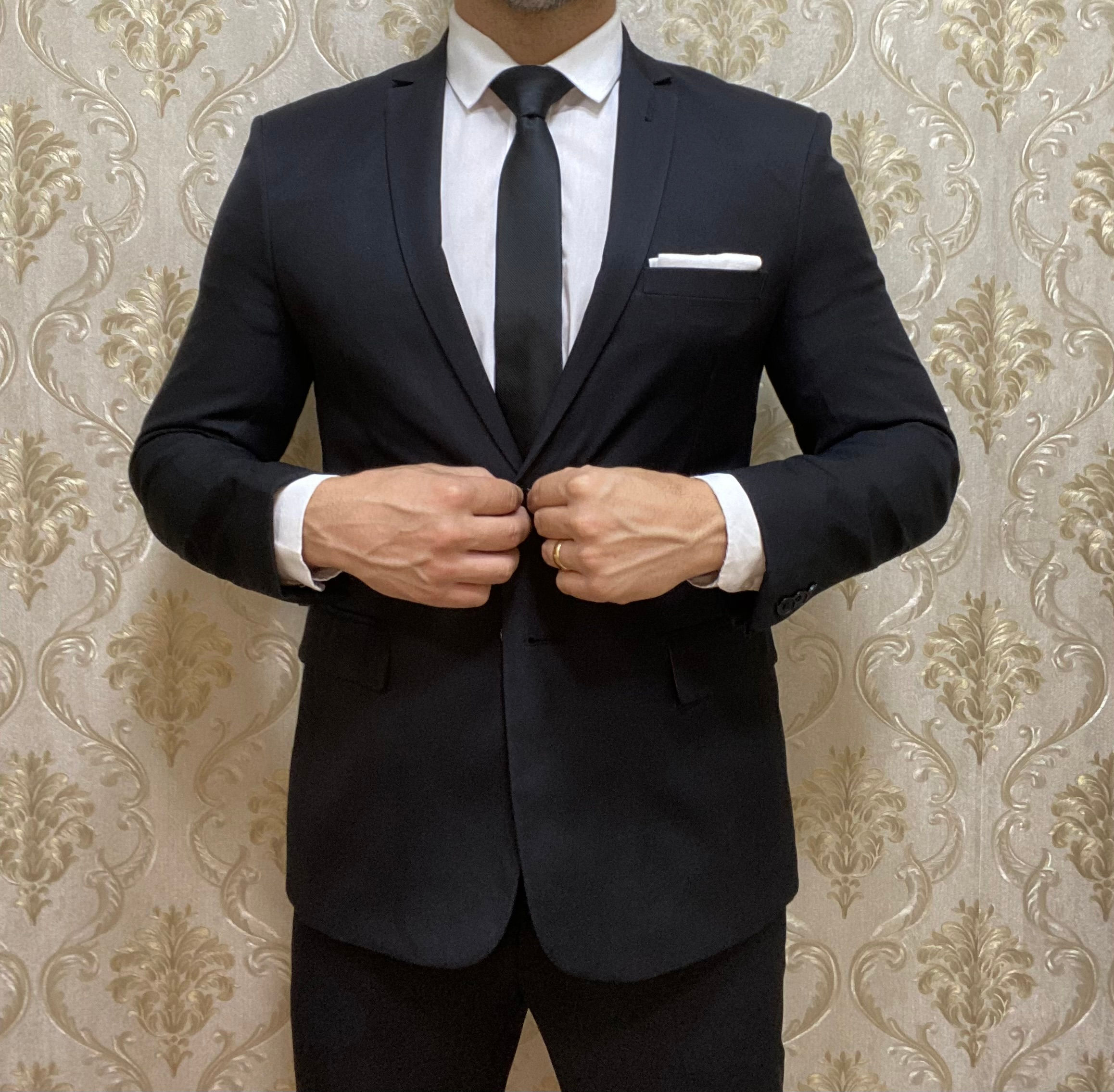 Terno Super Slim Preto sem Pesponto 2 Botões e Duas Aberturas