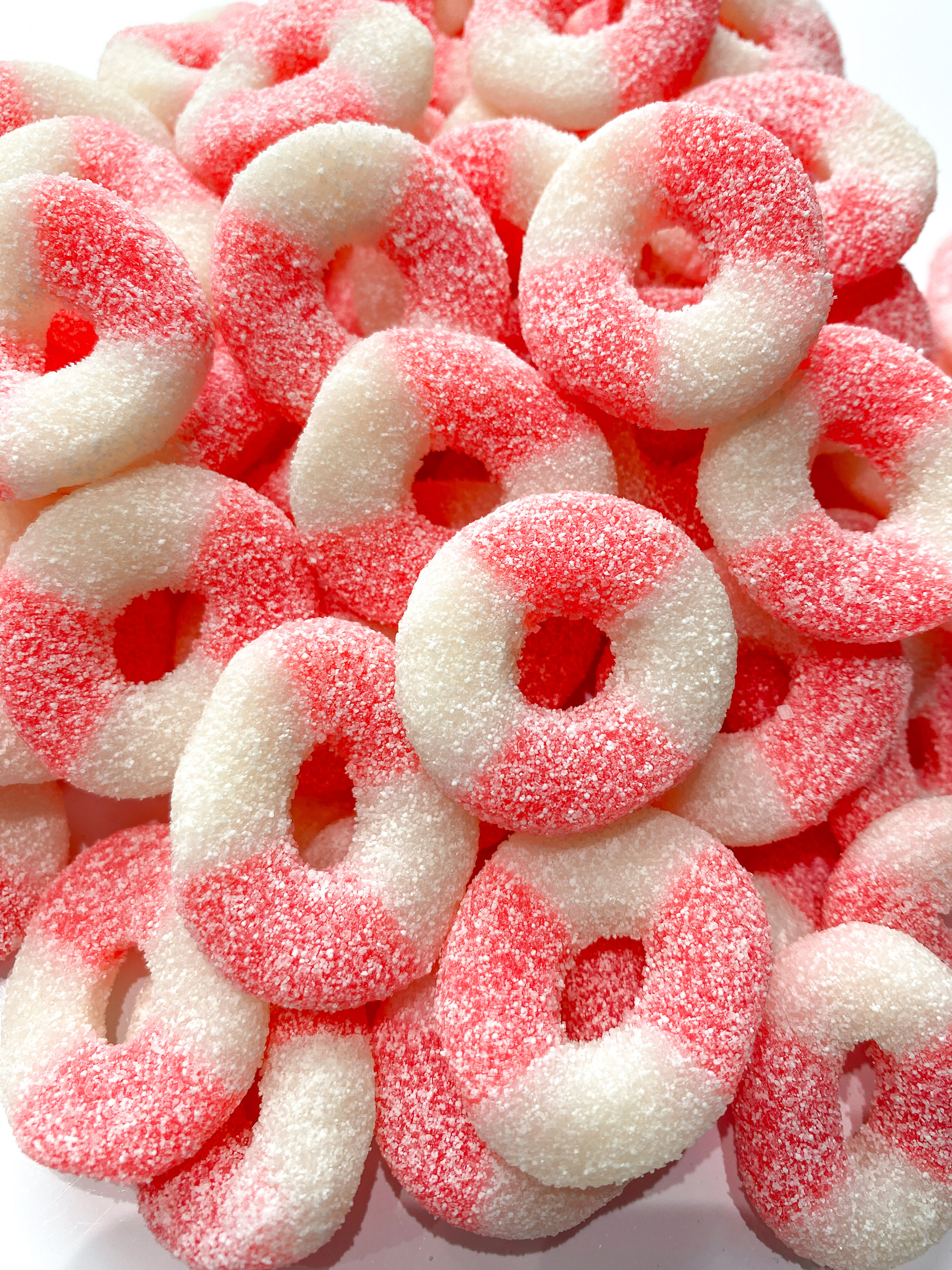 Fini Sour Strawberry Rings