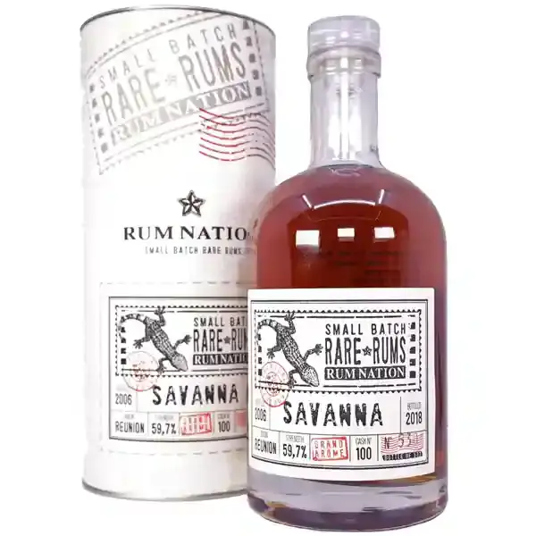 Eine Flasche Savanna Rare Rum 2006 - 2018 in der Frontalansicht.