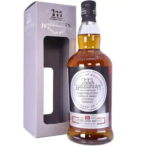 Eine Flasche Hazelburn 2007 - 2020 Single Malt Scotch Whisky mit 13 Jahren in der Frontalansicht.