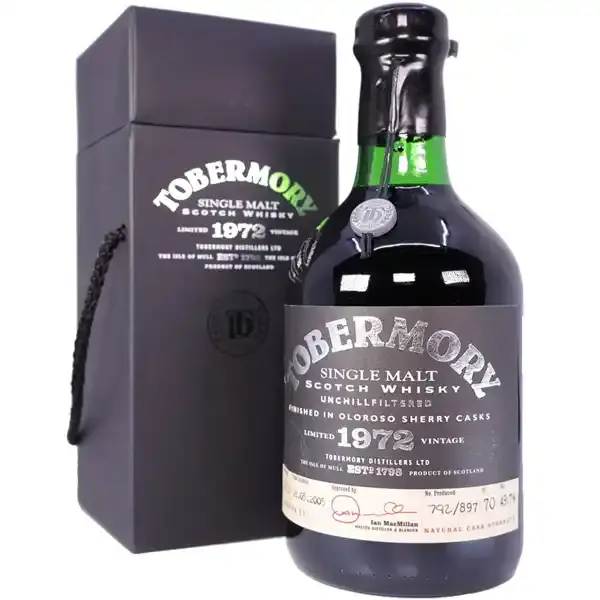 Eine Flasche Tobermory 1972 - 2005 Single Malt Scotch Whisky mit 32 Jahren in der Frontalansicht.