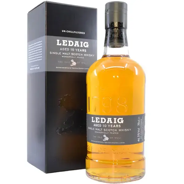 Eine Flasche Ledaig - Standard - Single Malt Scotch Whisky mit 10 Jahren in der Frontalansicht.