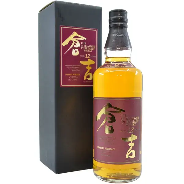Eine Flasche Kurayoshi Blended Malt Japanese Whisky mit 12 Jahren in der Frontalansicht.