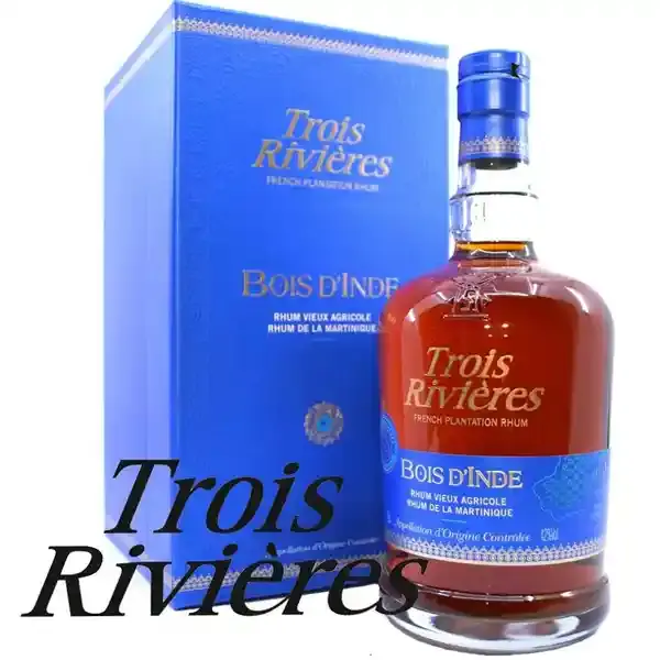 Eine Flasche vom Trois Rivières Bois d'Inde Rhum Agricole aus Martinique in der Frontalansicht.