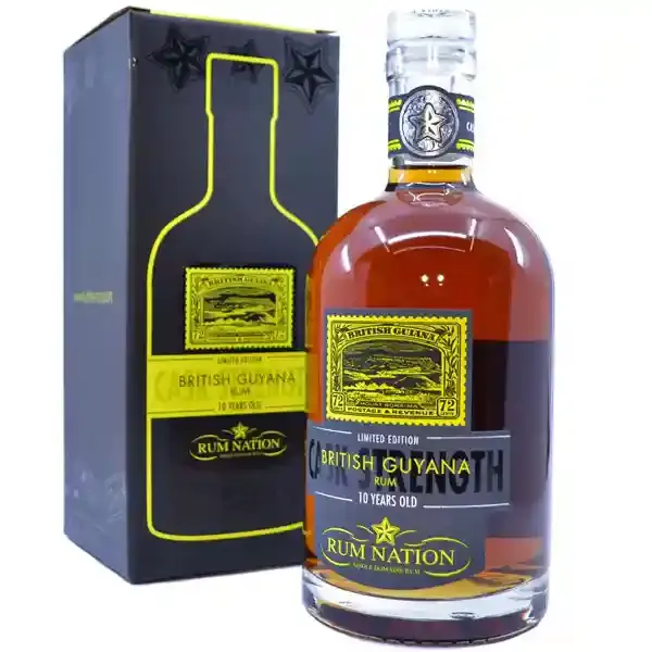 Eine Flasche Guyana Single Domain Rum von Rum Nation in der Frontalansicht.