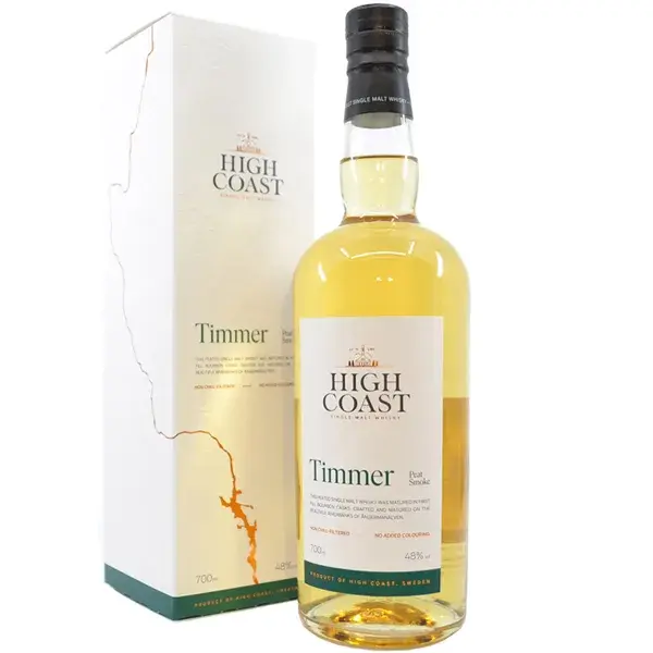 Eine Flasche High Coast Timmer Single Malt Swedish Whisky in der Frontalansicht.