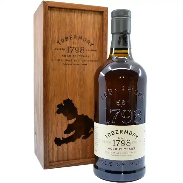 Eine Flasche Tobermory Single Malt Scotch Whisky mit 15 Jahren in der Frontalansicht.