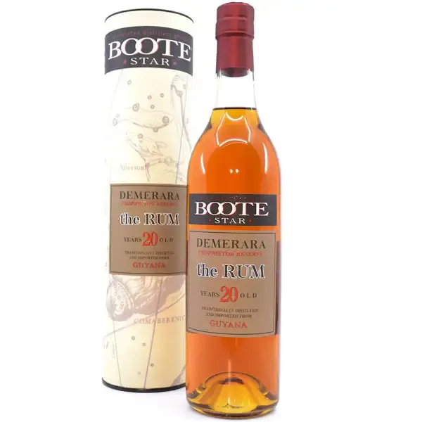 Eine Flasche vom Boote Star Proprietor Reserve Guyana Rum in der Frontalansicht.