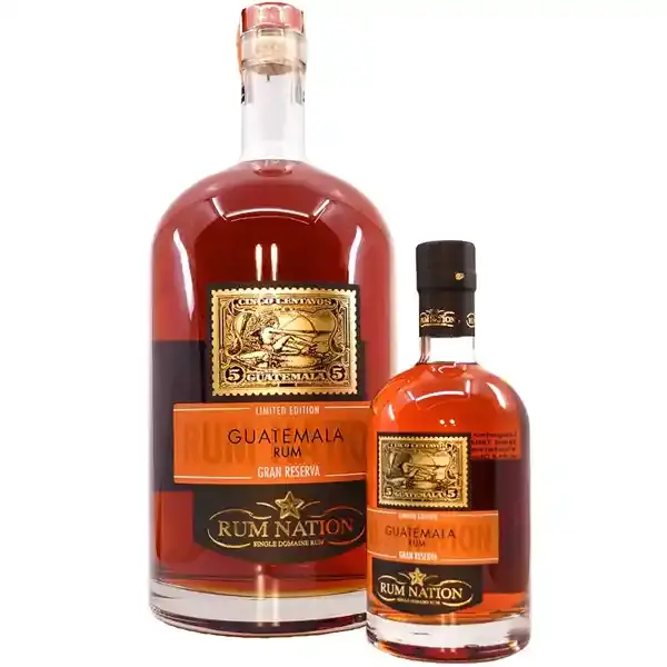 Eine Flasche Rehoboam Guatemala Single Domain Grand Reserva Rum von Rum Nation in der Frontalansicht.