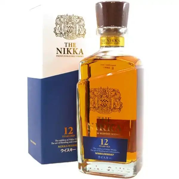 Eine Flasche Nikka Blended Japanese Whisky mit 12 Jahren in der Frontalansicht.