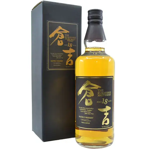 Eine Flasche Kurayoshi Blended Malt Japanese Whisky mit 18 Jahren in der Frontalansicht.