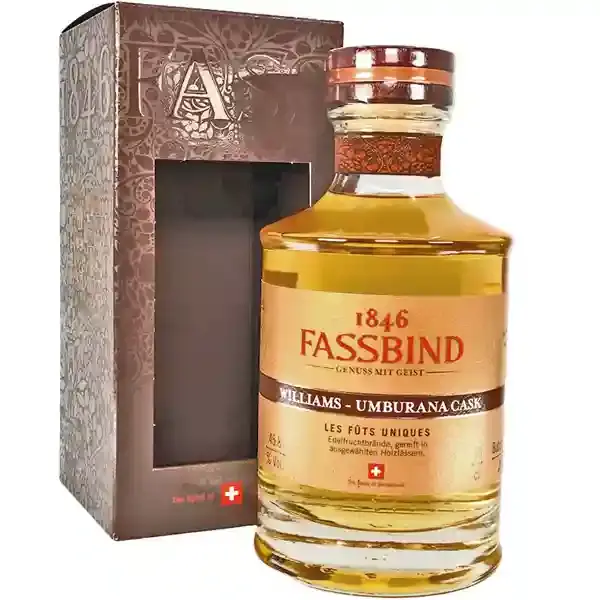 Eine Flasche Fassbind Williams aus dem Umburana Fass in der Frontalansicht.