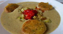 Crema de tofu con verduras asadas buñuelos de garbanzo