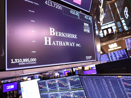 Is Buffett Losing Faith in Apple? 4 Reasons Behind the Sell-Off