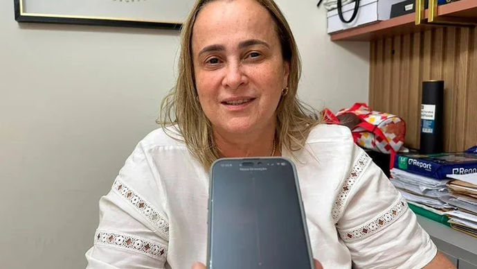 Joanina Sampaio comemora avanço da obra de asfaltamento entre Livramento e Iguatemi