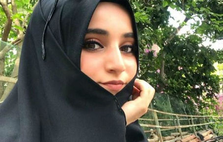 Atatürkü təhqir edən hicablı qız həbs ediləcək