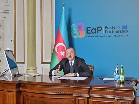 İlham Əliyev "Şərq Tərəfdaşlığı" ölkələrinin  Sammitində Paşinyanı susdurdu