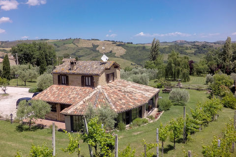 G0049737.jpgRistorante cibo biologico Agriturismo Marche Macerata Italia