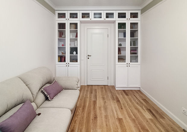 встроенный шкаф в кабинете. Проход через шкаф