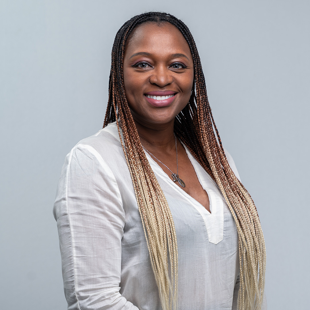 Writer: Mimi Kalinda