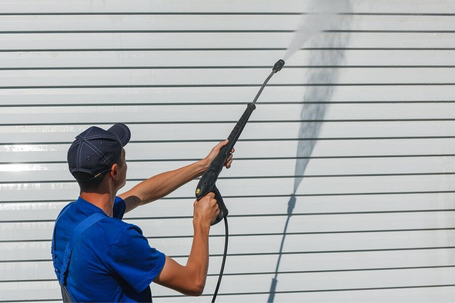 When DIY House Washing Goes Wrong: Common Mistakes to Avoid