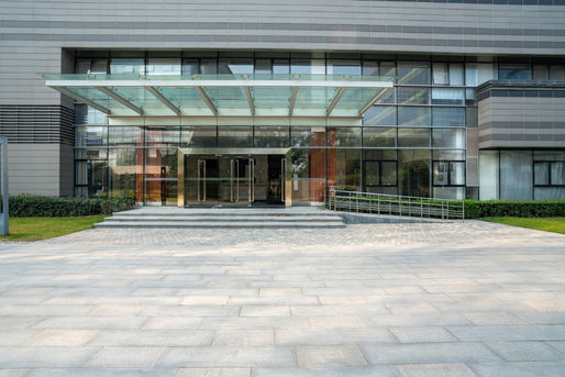 The Importance of Regular Strip Mall Maintenance