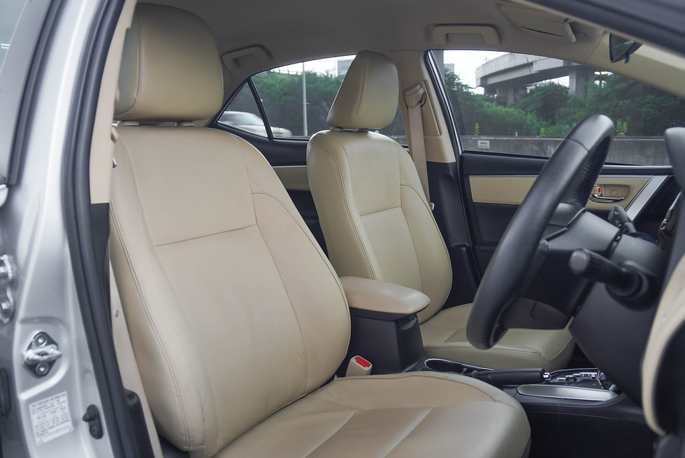 Thumbnail: Toyota Altis 1.6G 2017 สีเทา