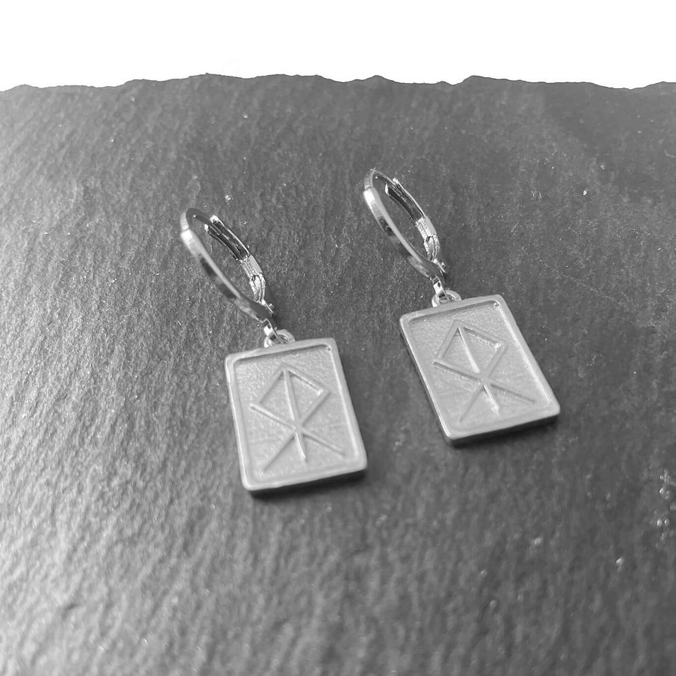 Rune Gümüş Küpe - Cesaret Tılsımı