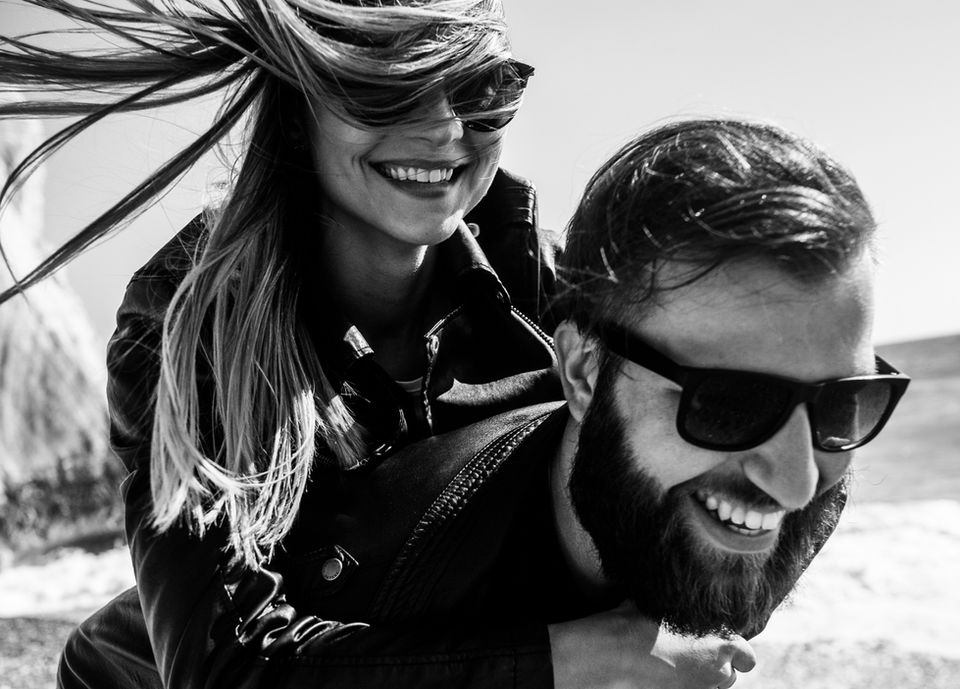 Geci din piele pentru bărbați: calitate premium, design atemporal, perfect pentru un look masculin și sofisticat.