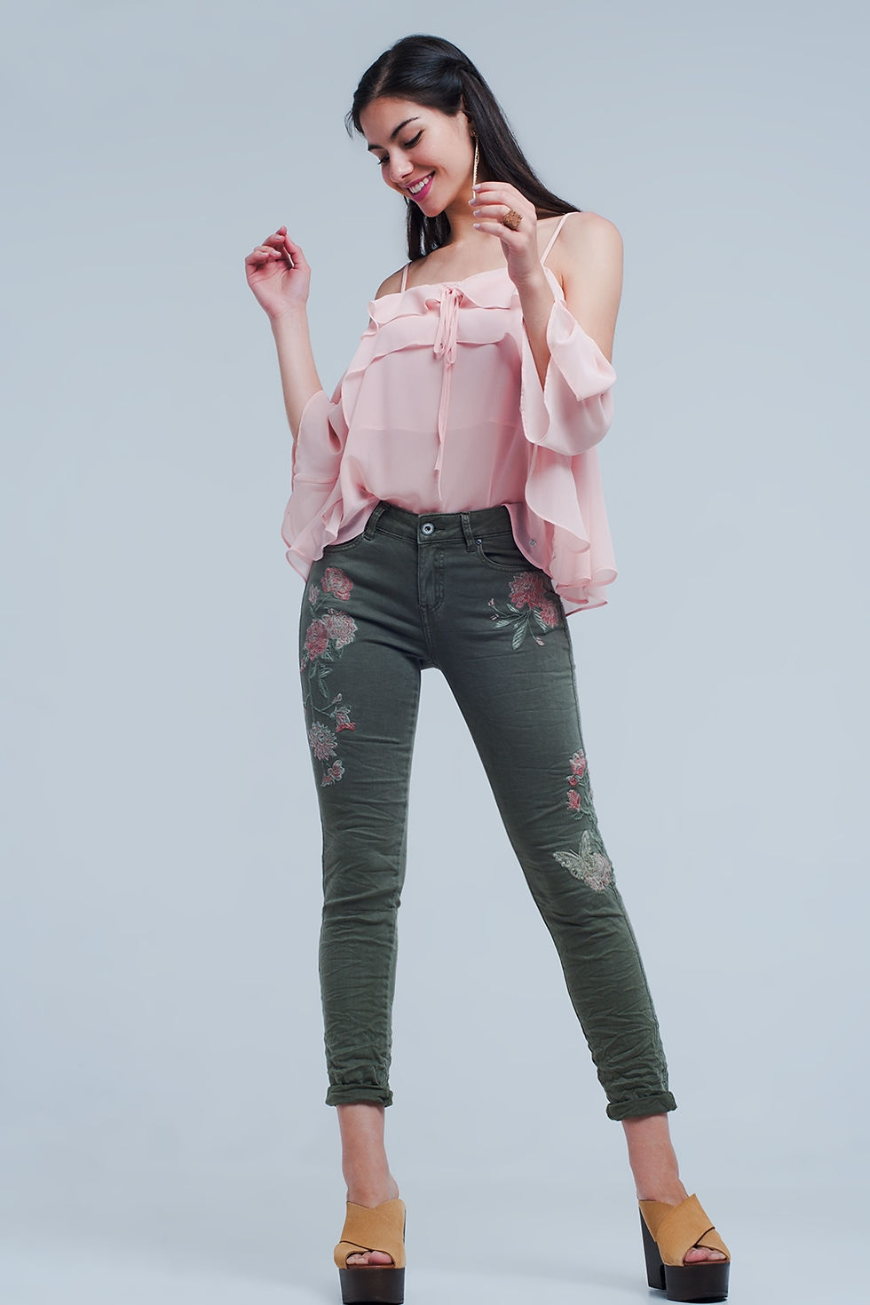 Miniatură: Jeans kaki cu floare brodată
