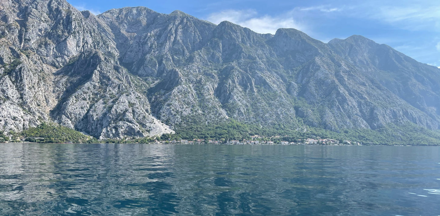 Bucht von Kotor Fjordstimmung am Mittelmeer 