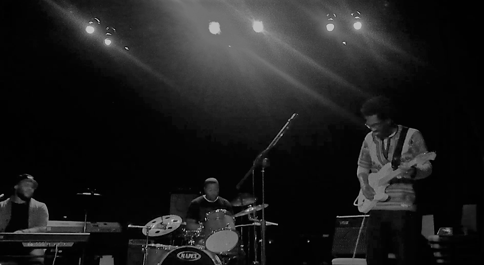 D Black Live 2 BandW.png