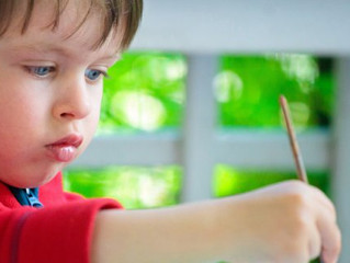 "Mio figlio è normale?" I fatidici tre anni e i dubbi delle mamme