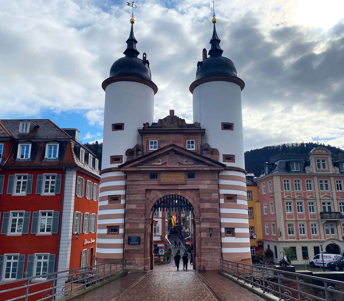The medevel style entrance to Die Alte Brücke, that crosses the Necker River in Heidelberg.