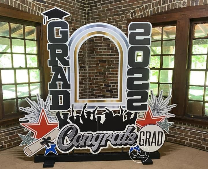Grad Photo Frame with Verticle Congrats and Year.jpg