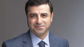 Ərdoğanı təhqir etdiyinə görə Səlahəddin Dəmirtaşın cəzasına  3 il 6 ay əlavə olundu